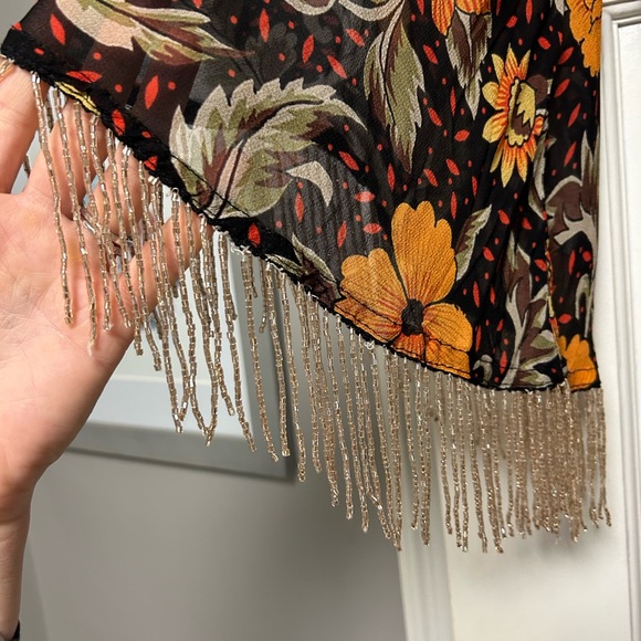 Vibrant floral dress with beaded sleeves. 100% viscose, fully lined. - Picture 4 of 6